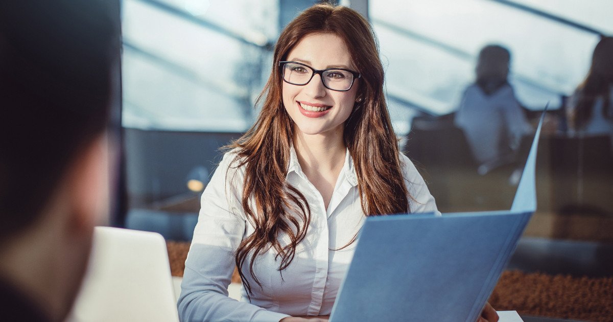 Sự hiện diện của Key Account Manager trong các doanh nghiệp B2B, nhấn mạnh vai trò chiến lược của họ ngoài ngành Marketing Agency.