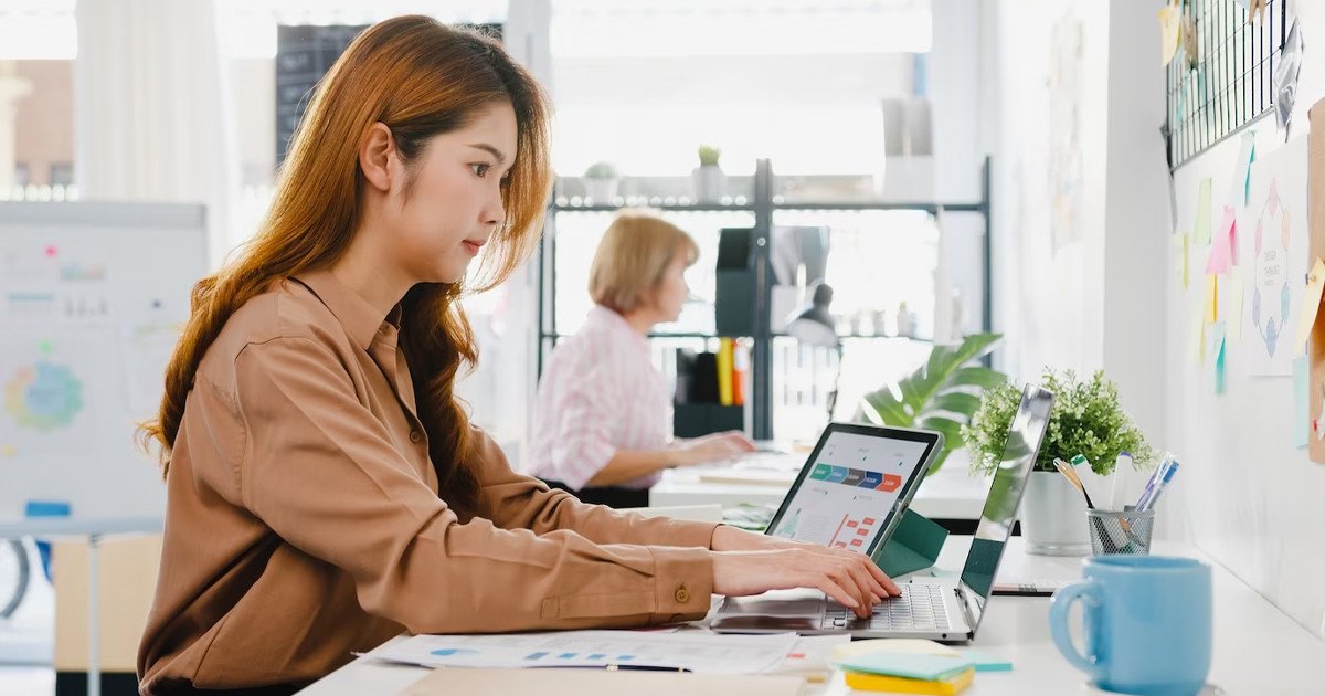 Tầm quan trọng của chuyển đổi số trong Marketing, nhấn mạnh vai trò của công nghệ và dữ liệu trong việc tiếp cận và tạo trải nghiệm khách hàng vượt trội.