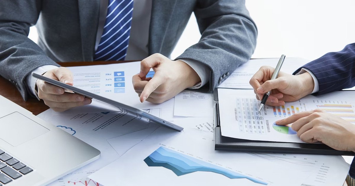 Tầm quan trọng của quản trị học trong việc tối ưu hóa hiệu suất và đạt được mục tiêu doanh nghiệp