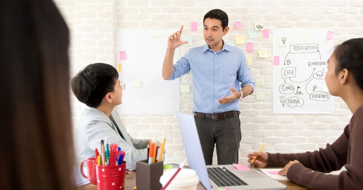 Tầm quan trọng và lợi ích của kỹ năng lắng nghe hiệu quả trong giao tiếp