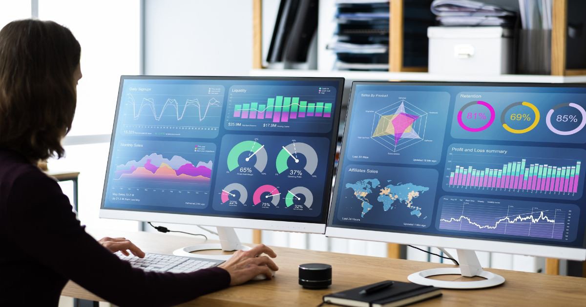 Thảo luận về triển khai OKR và KPI, các công cụ quan trọng trong quản lý hiệu suất và chiến lược nhân sự.