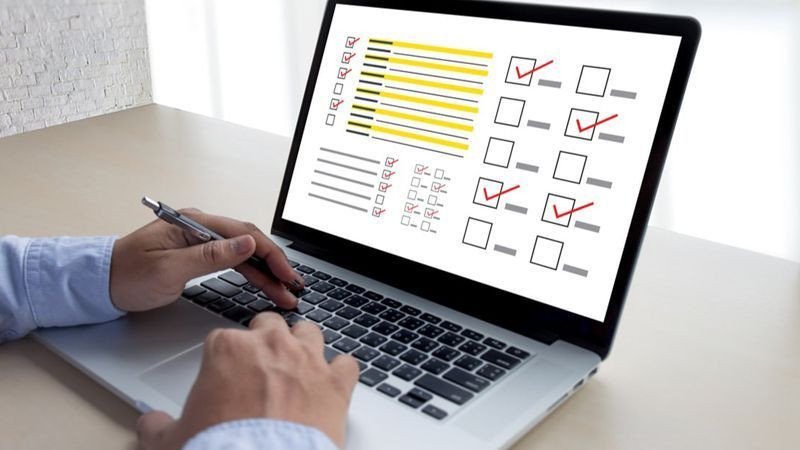 Thực hiện khảo sát online về mức độ hài lòng của khách hàng đối với sản phẩm/dịch vụ