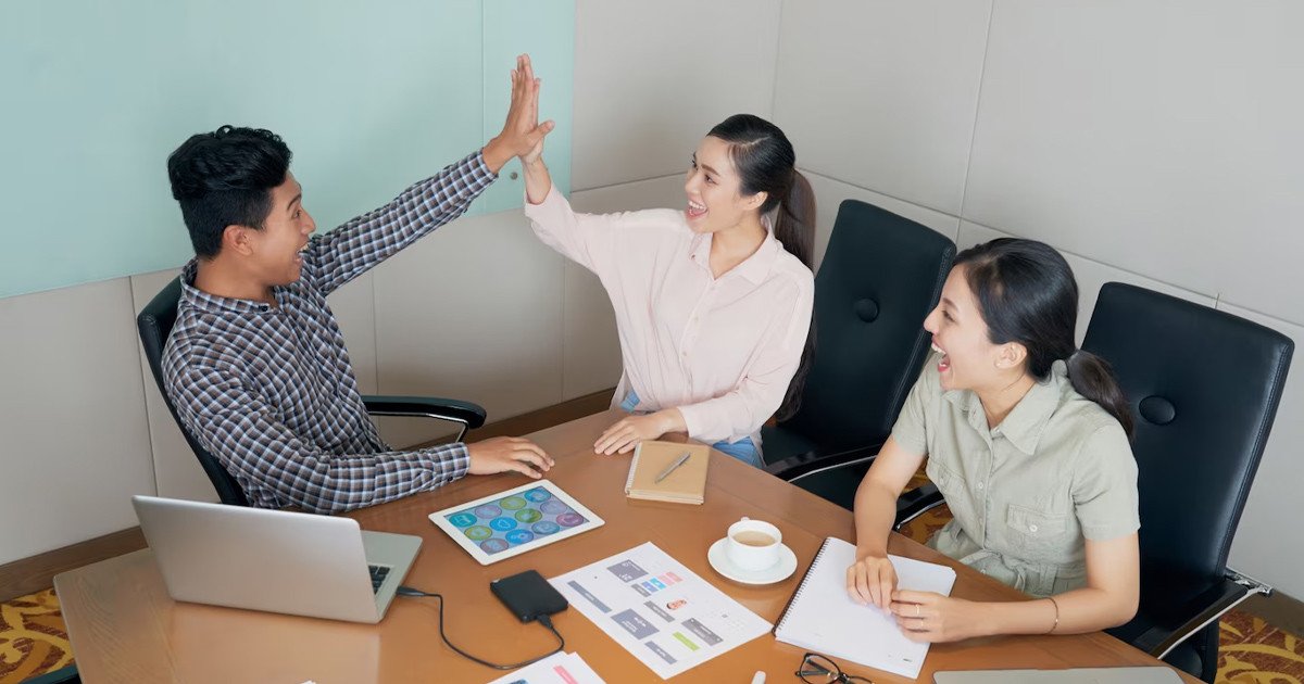 Trở thành một nhà lãnh đạo tỉnh thức bằng cách thực hành và học hỏi liên tục
