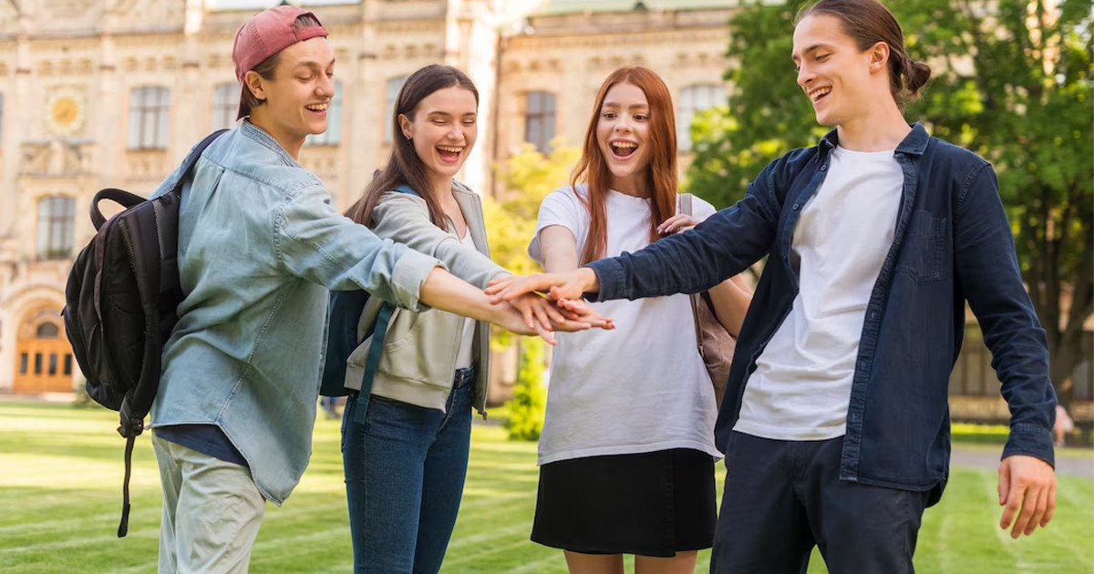 Trường đào tạo quản trị kinh doanh - Hình ảnh trường học quốc tế với kiến trúc hiện đại