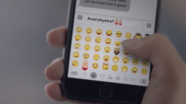 Ứng dụng SciMoji của GE tôn vinh nữ khoa học gia, thu hút nhân tài nữ