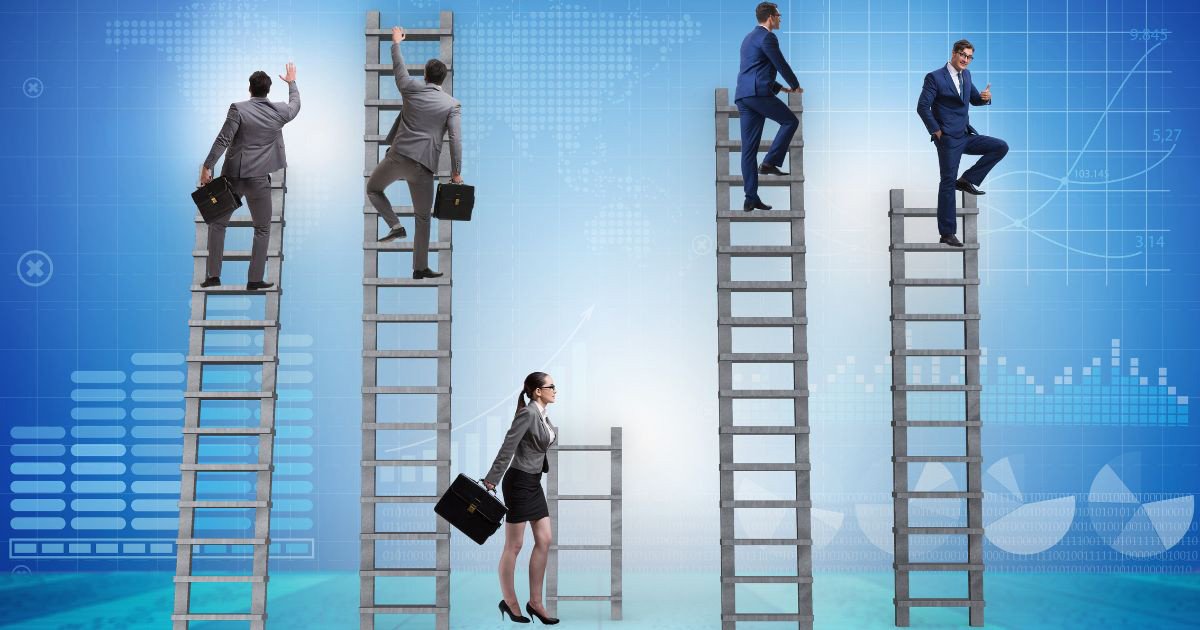 Yếu tố môi trường kinh doanh như sự cạnh tranh và khả năng thương lượng tác động trực tiếp đến chiến lược
