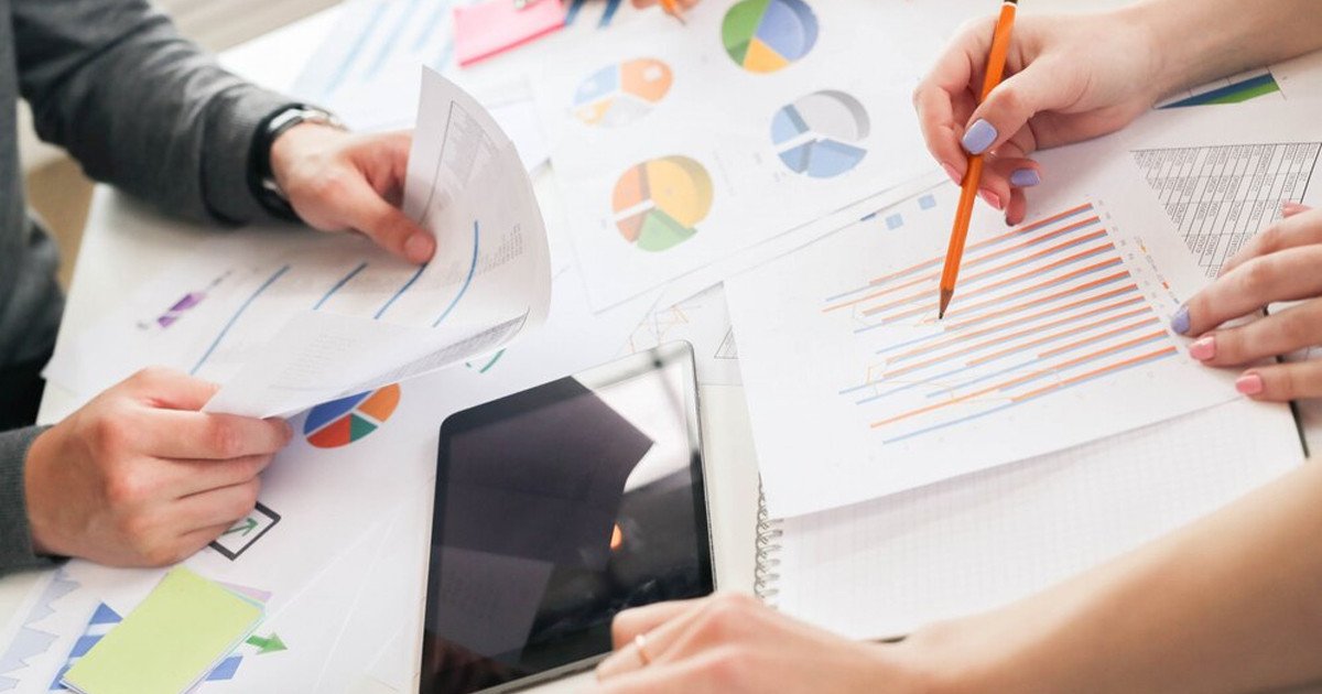 Định nghĩa và tầm quan trọng của kế hoạch bán hàng trong chiến lược kinh doanh tổng thể