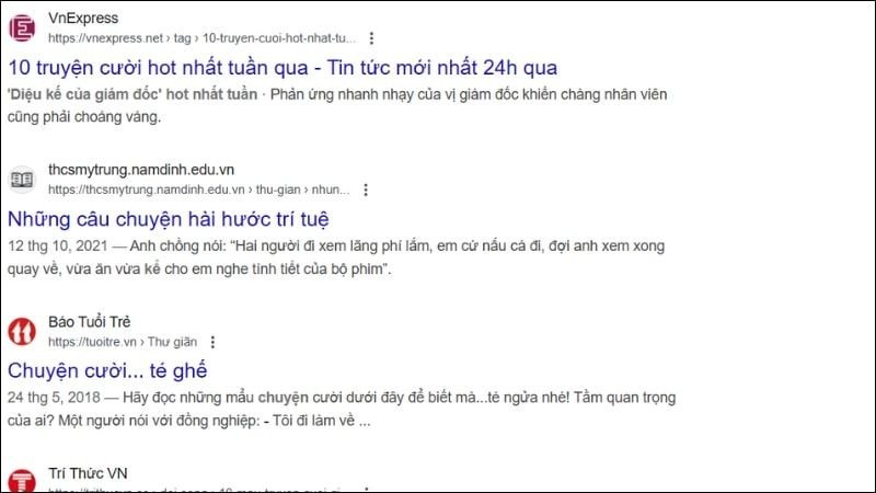 Một nhóm người đang cười vui vẻ, tượng trưng cho content hài hước thu hút người đọc.