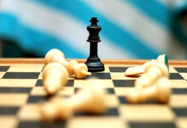 Nhân viên trong cuộc họp phân tích