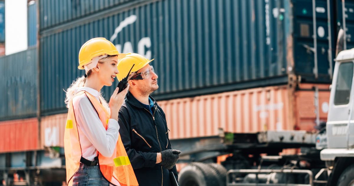 Những vị trí công việc phổ biến và triển vọng trong ngành Logistics