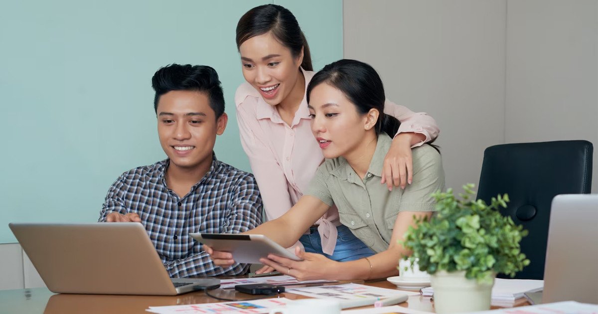 Phát triển bản thân thông qua kỹ năng tự học hỏi liên tục trong ngành dịch vụ