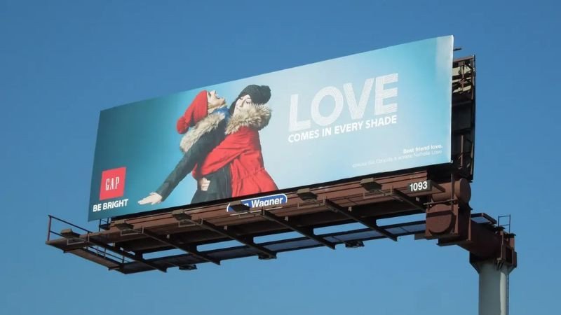 Thiết kế Billboard với thông điệp đơn giản, dễ đọc