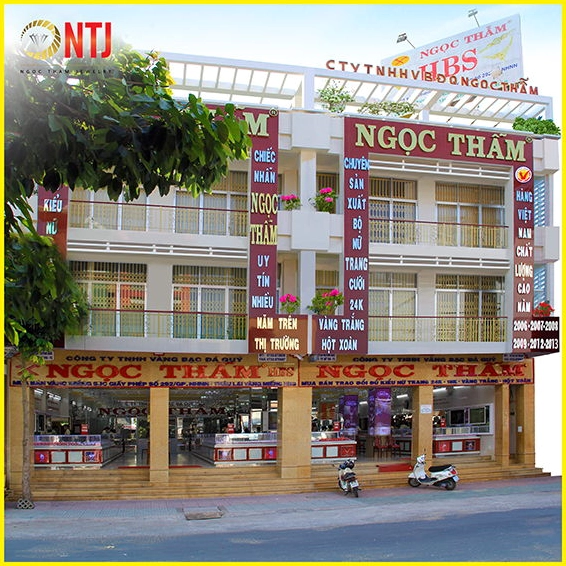 Tiệm Vàng Ngọc Thẩm Mỹ Tho: Uy Tín & Chất Lượng Vàng Không gian sang trọng của tiệm vàng Ngọc Thẩm