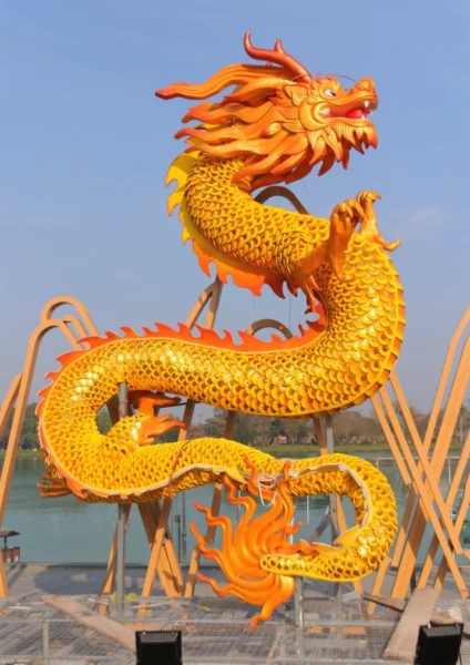 Rồng Vàng Huế: Biểu Tượng Độc Đáo Của Cố Đô Qua Lăng Kính 2026 Rồng Vàng Huế ấn tượng với nghệ thuật điêu khắc